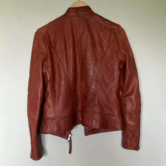 Danier Leather Moto Jacket Fitted Silhouette with removable quilted lining - Picture 8 of 8